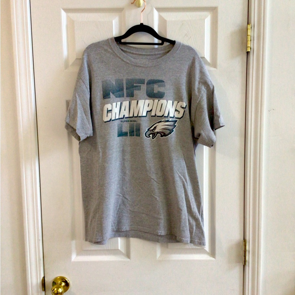 EAGLES t shirt! 🟢⚪️